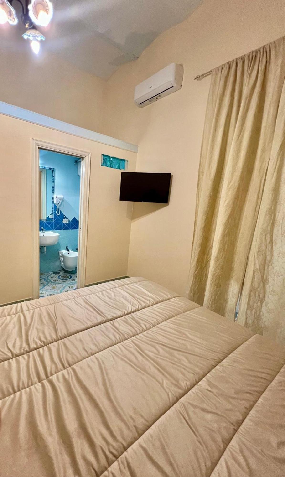 Beb Rosy Bed & Breakfast Napoli Ngoại thất bức ảnh